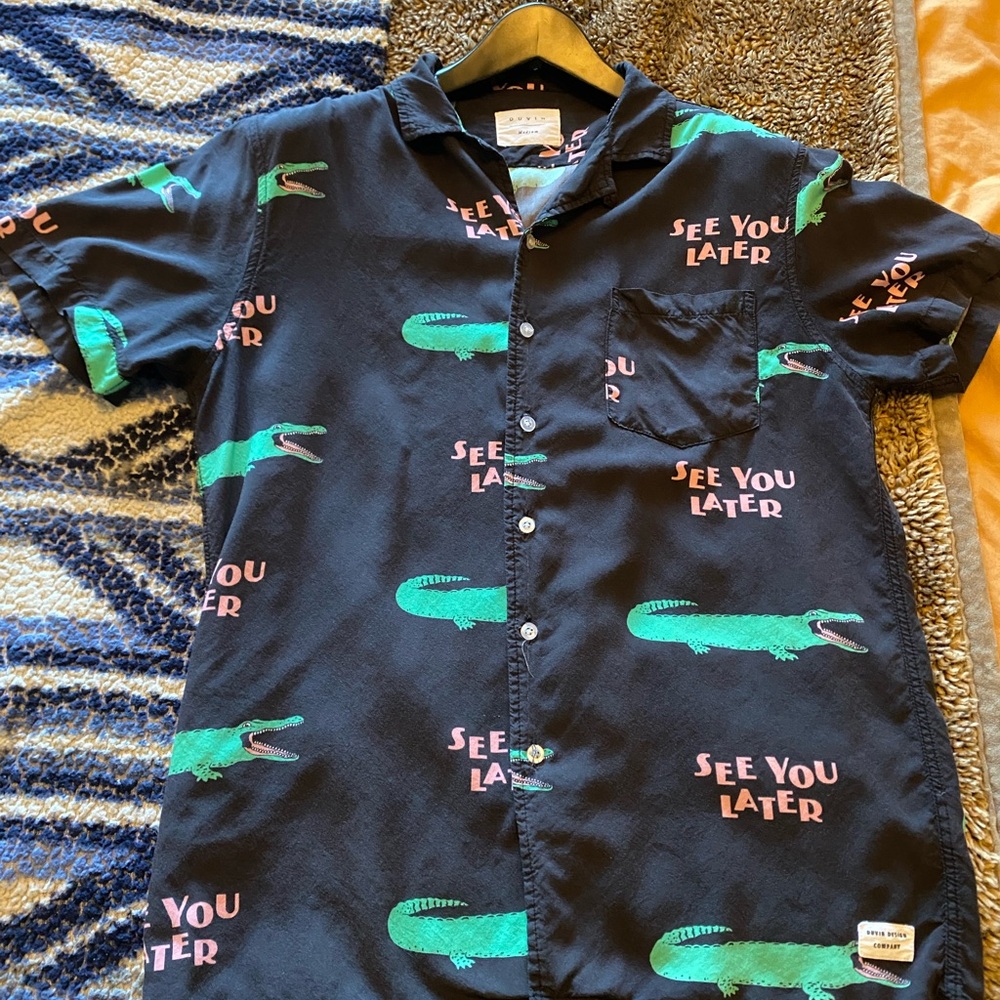 Duvin - Men’s Cabana shirt - Size Medium - Black w/ Green Alligator Print